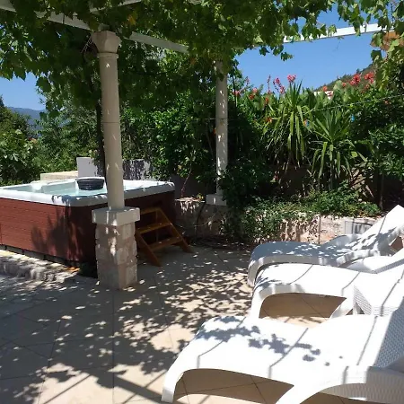 Bungalow Perna With Whirlpool Kučište