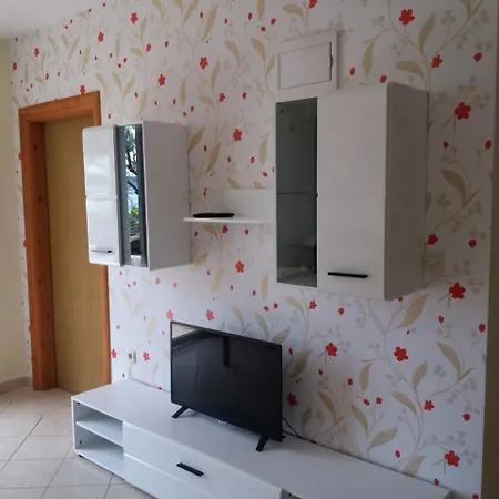 Bungalow Perna With Whirlpool Vila *